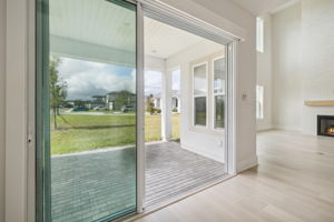 Sliding Doors to Lanai