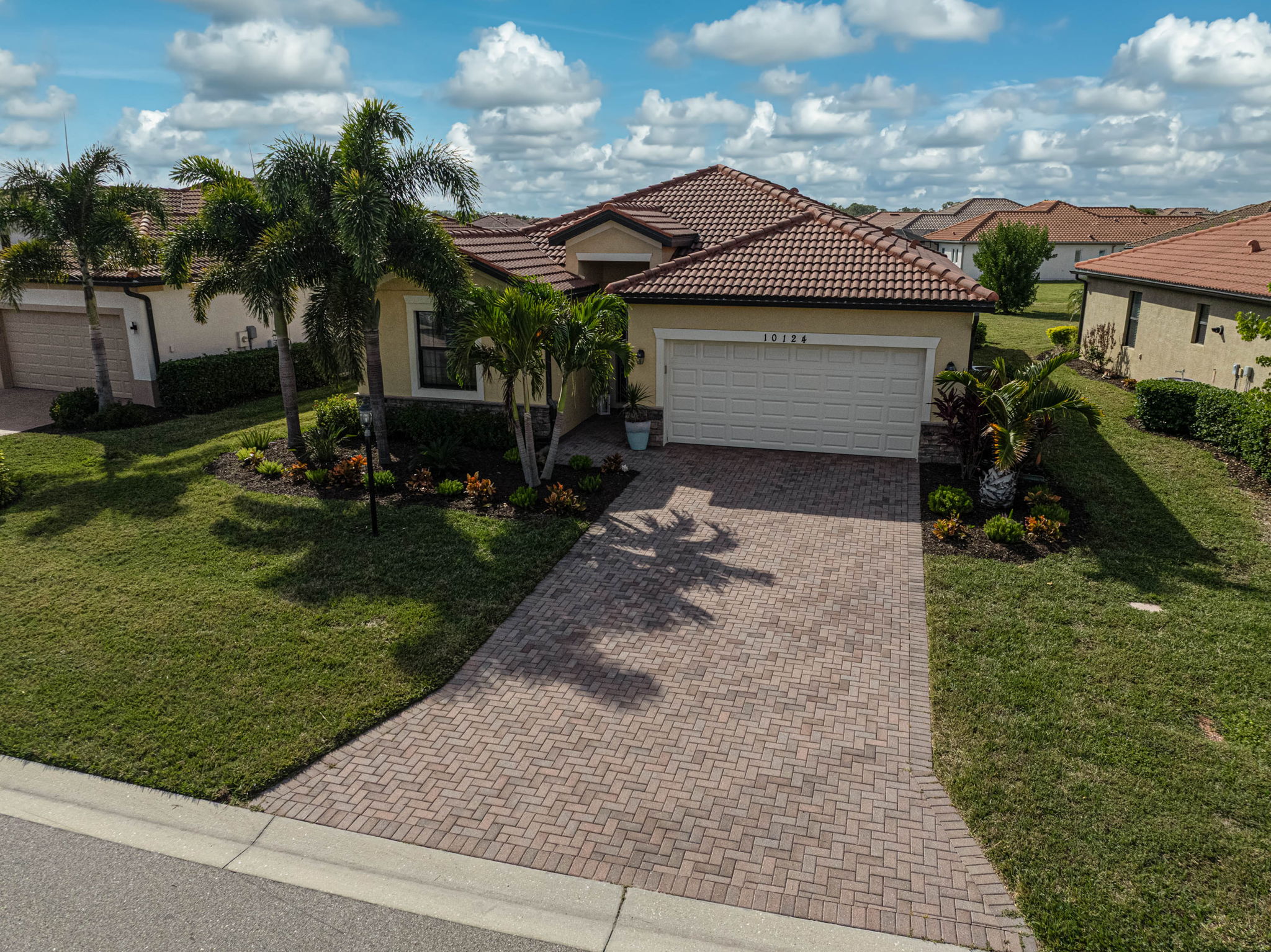 10124 Marbella Dr-35