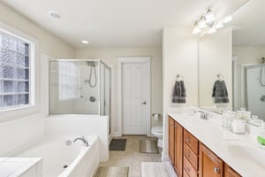 Caldwell Forest Dr-S1202-029.jpg