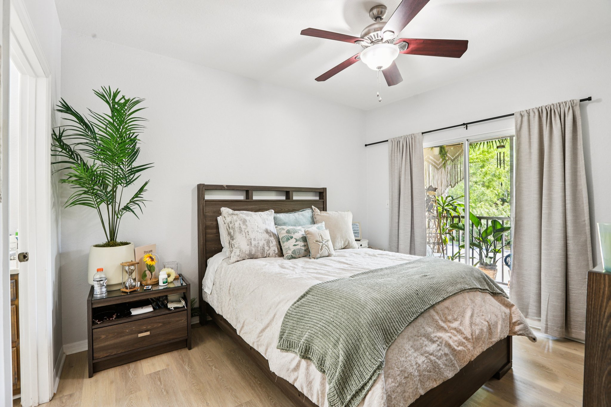 Courtney Palms Blvd-S2503-025.jpg