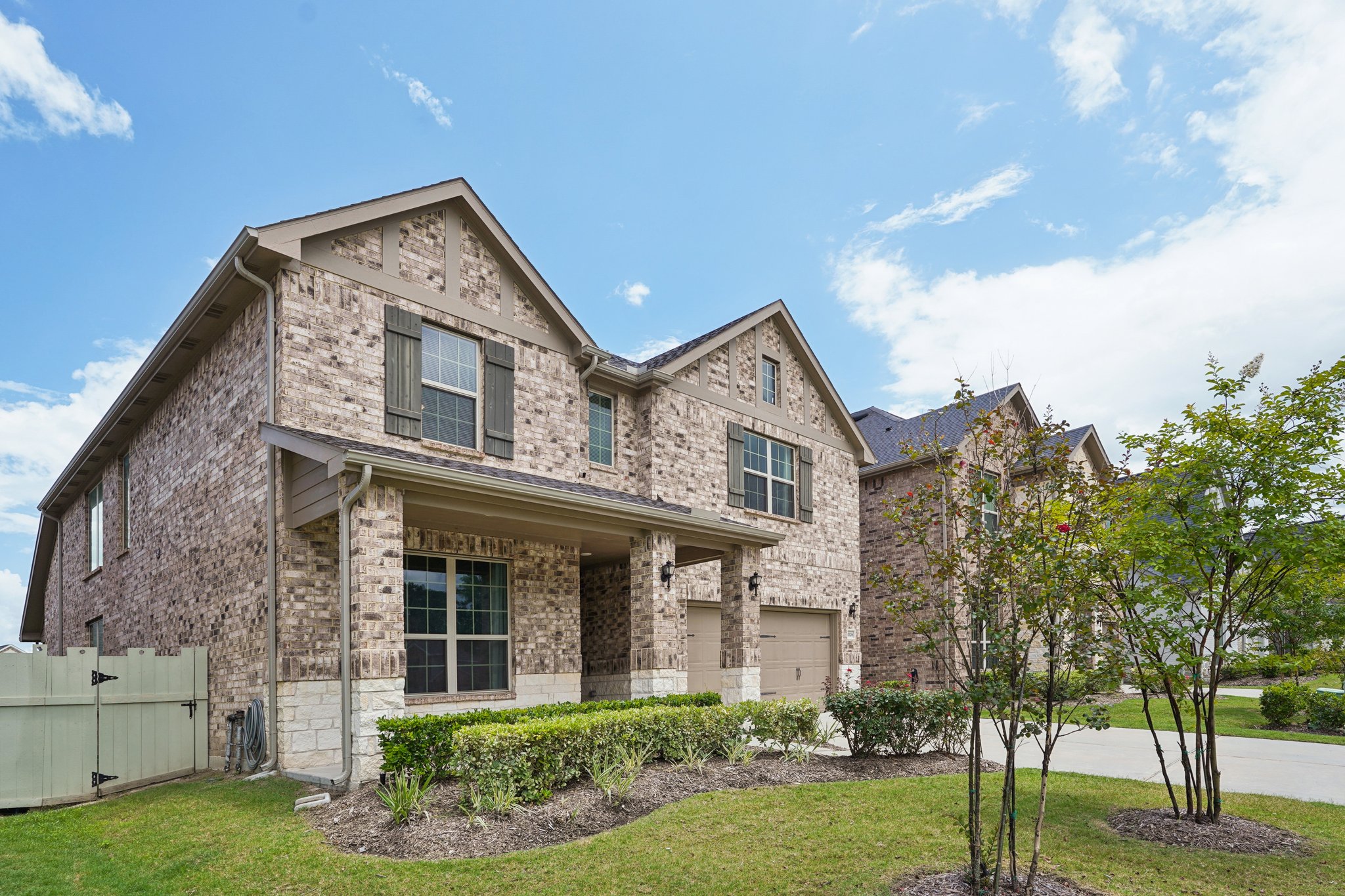 Bayou Oaks Dr-2306-003.jpg