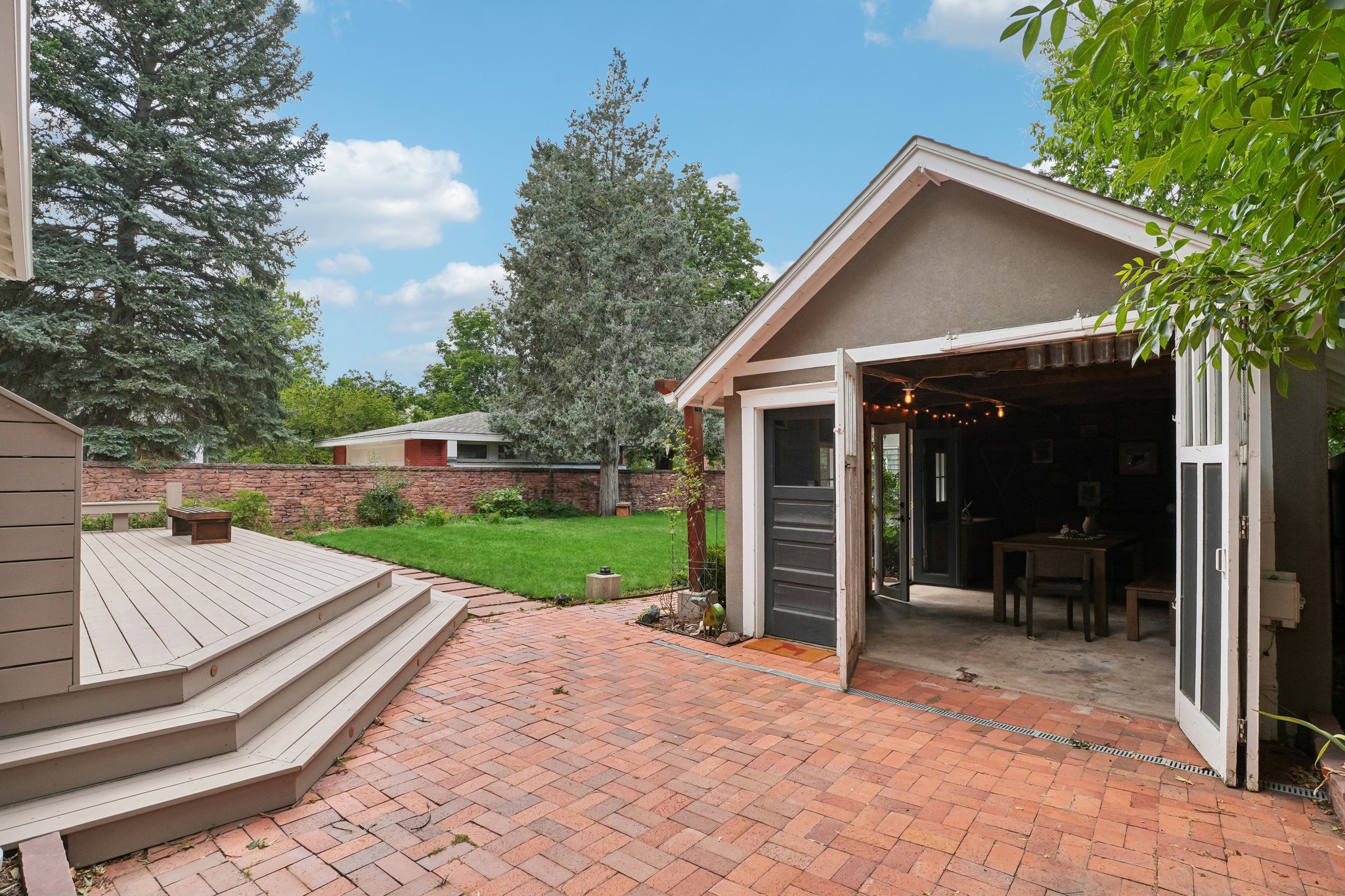 Mapleton Ave-L2207-086.jpg