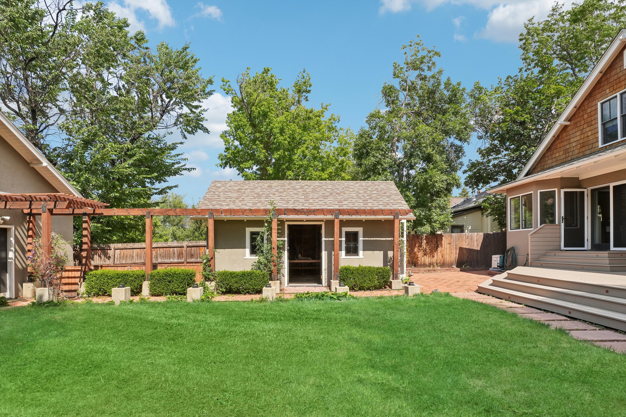 Mapleton Ave-L2207-087.jpg