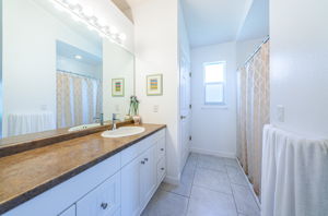 Master Bathroom1a