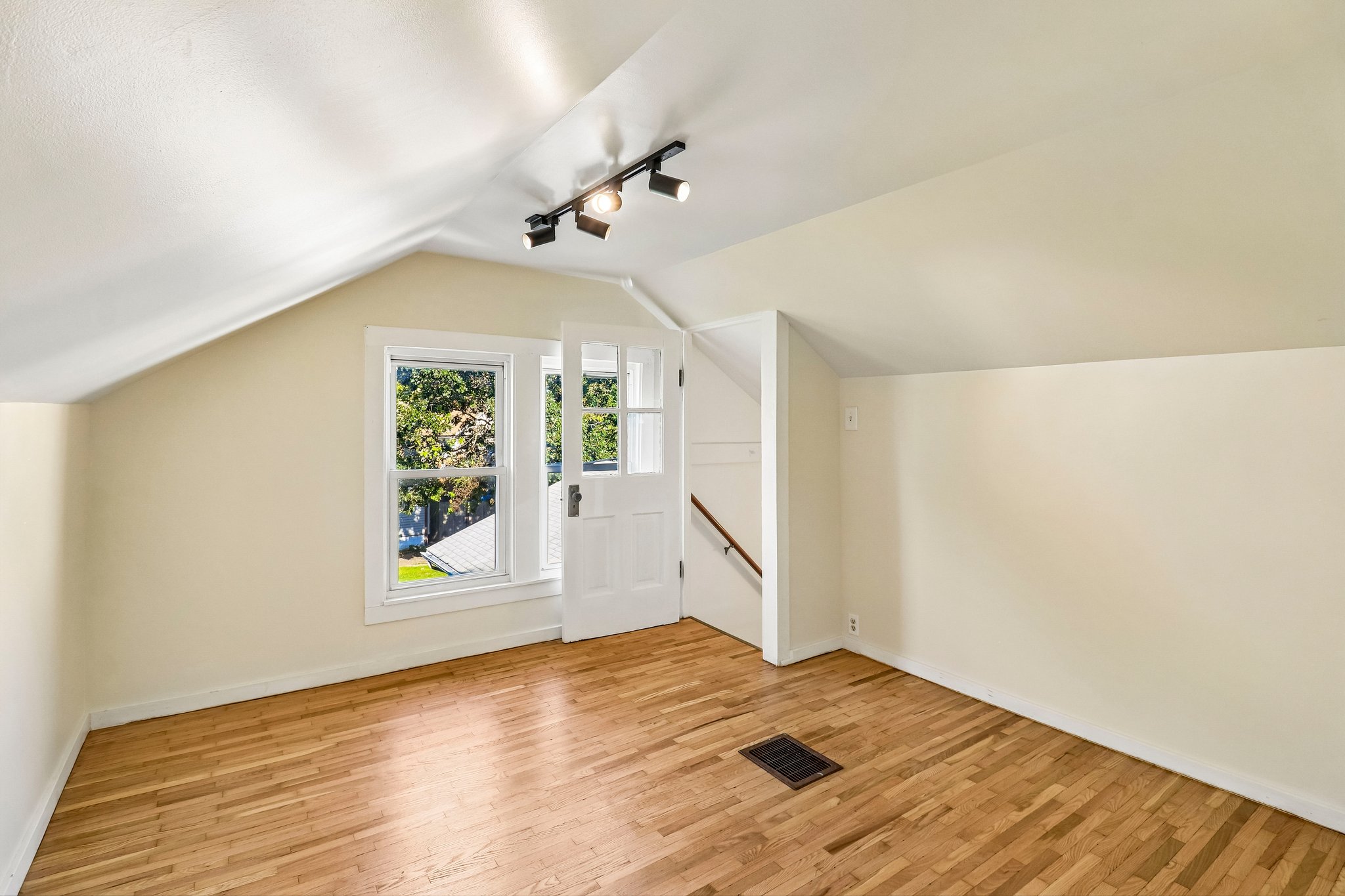 Vine St-S2808-024.jpg