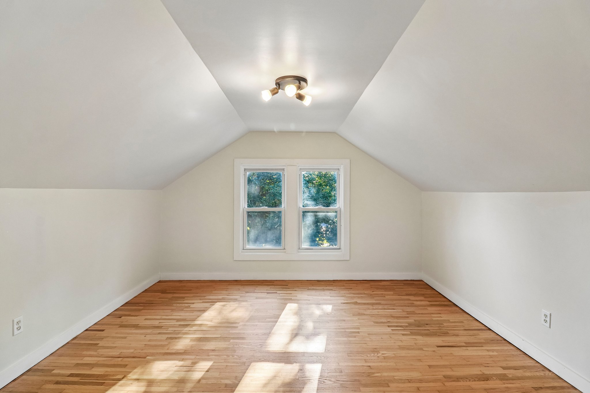 Vine St-S2808-028.jpg
