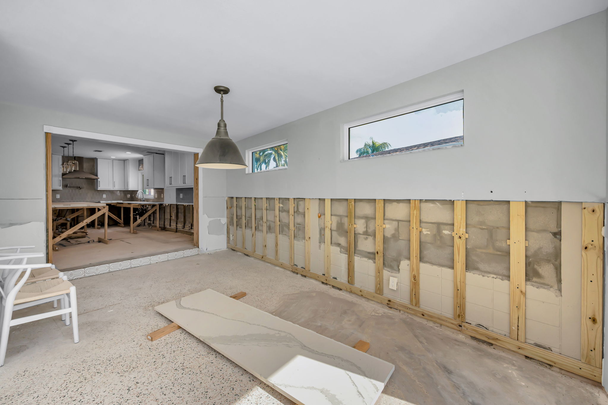 Kitchen Eat-in Area2