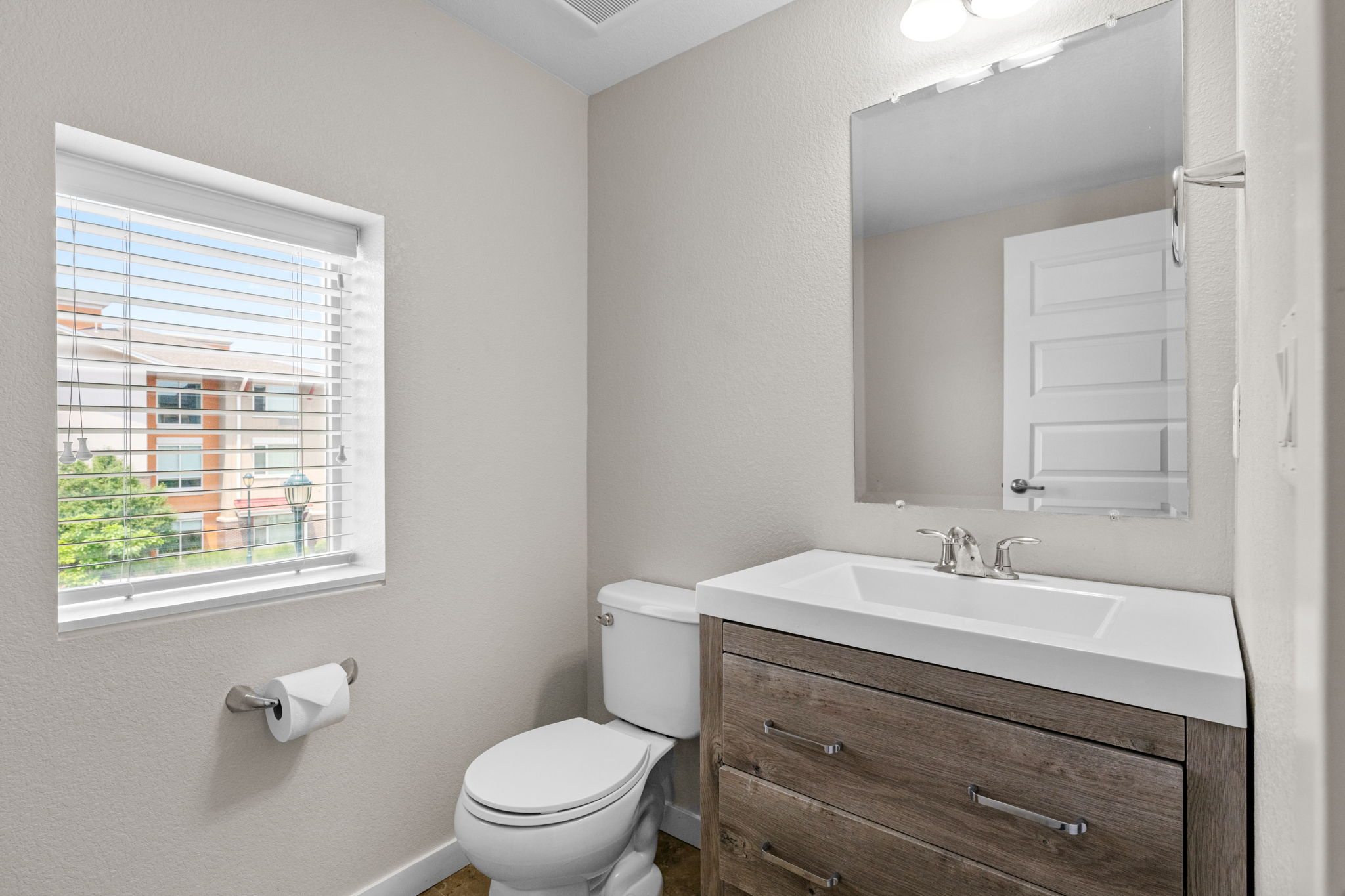 1/2 Bath