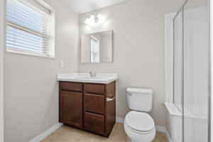 3/4 En-Suite Primary Bathroom
