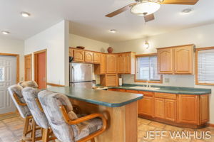  Photo 43