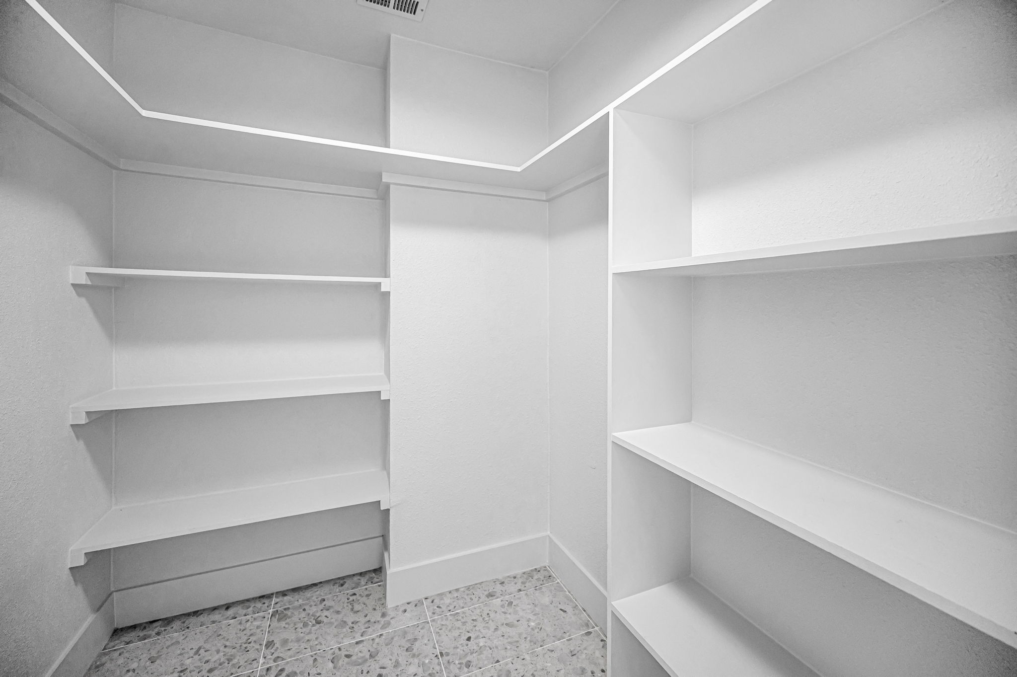 Guest Bedroom2 Closet