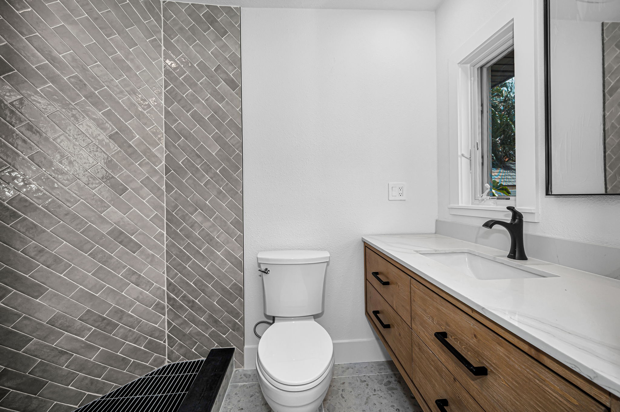 Guest Bathroom3a