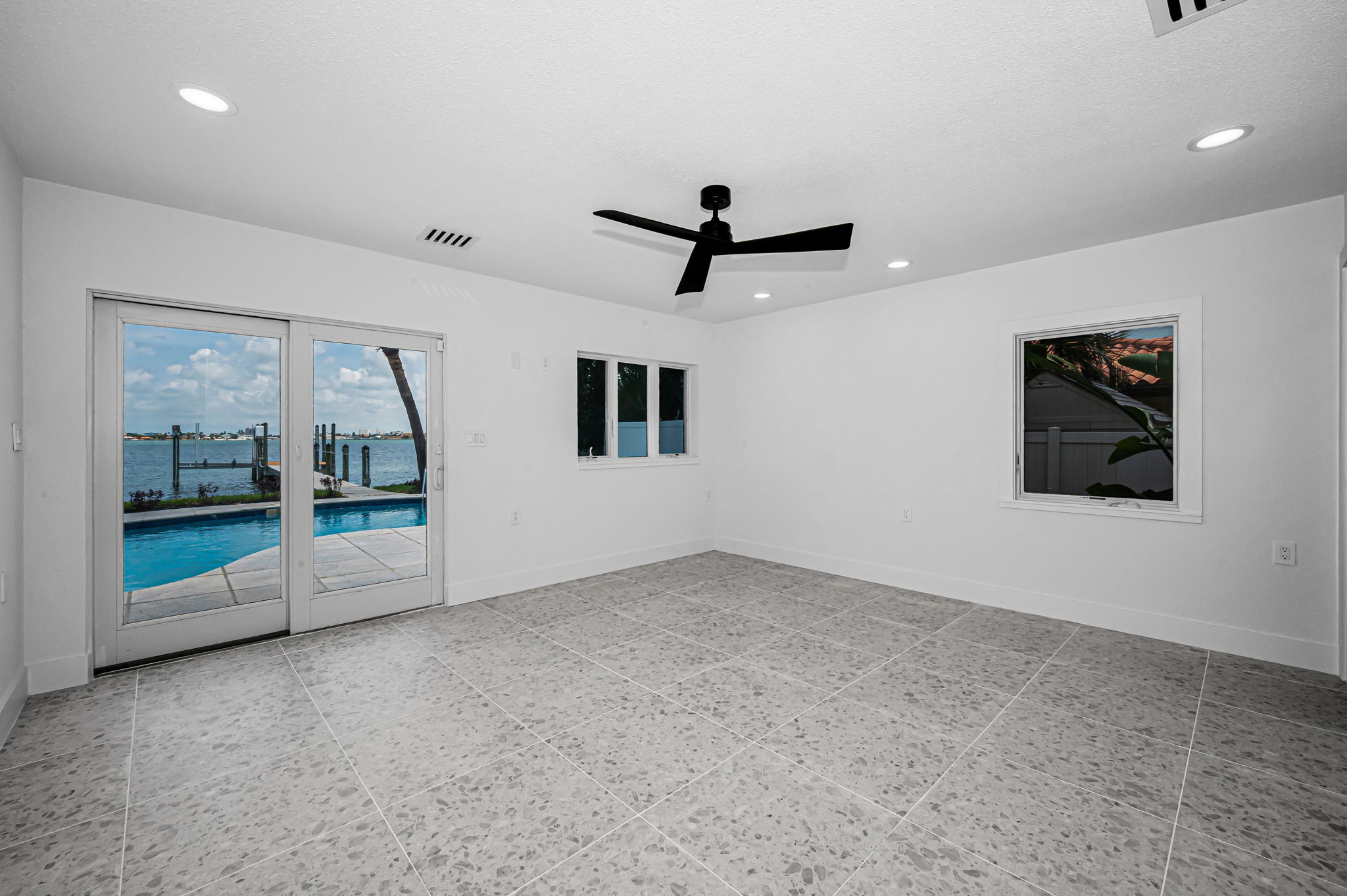 Guest Bedroom2a