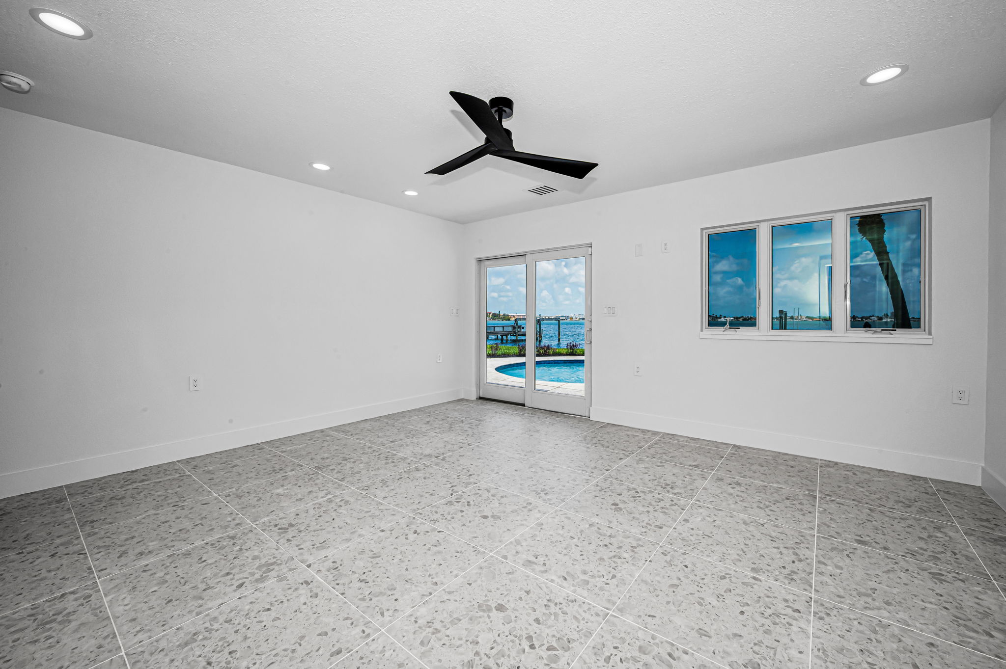 Guest Bedroom2b