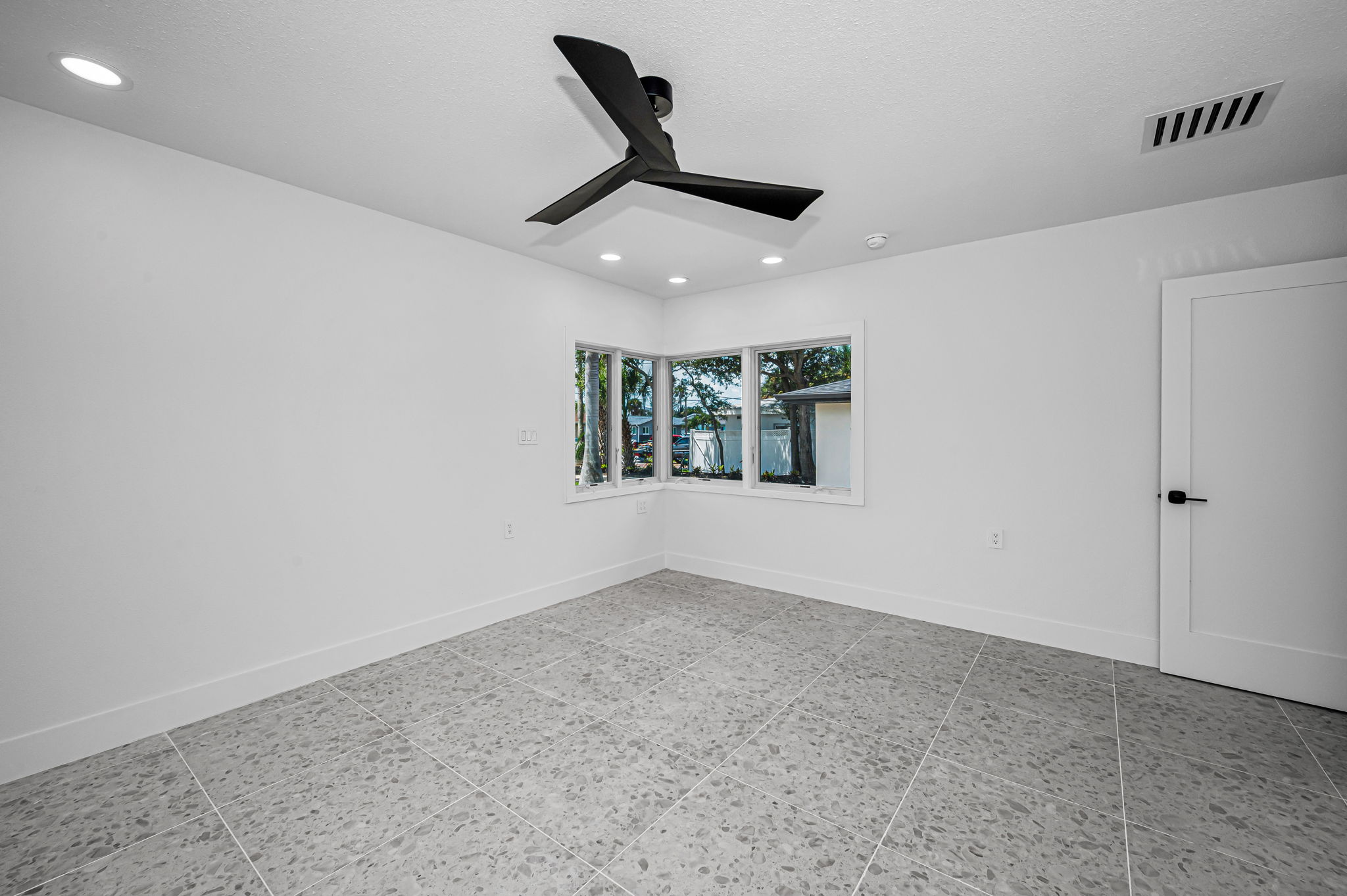 Guest Bedroom3b
