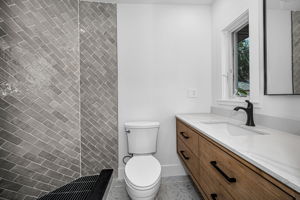 Guest Bathroom3a