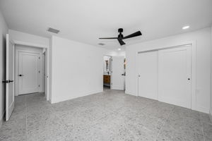 Guest Bedroom3c
