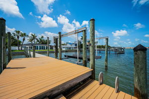 Dock8