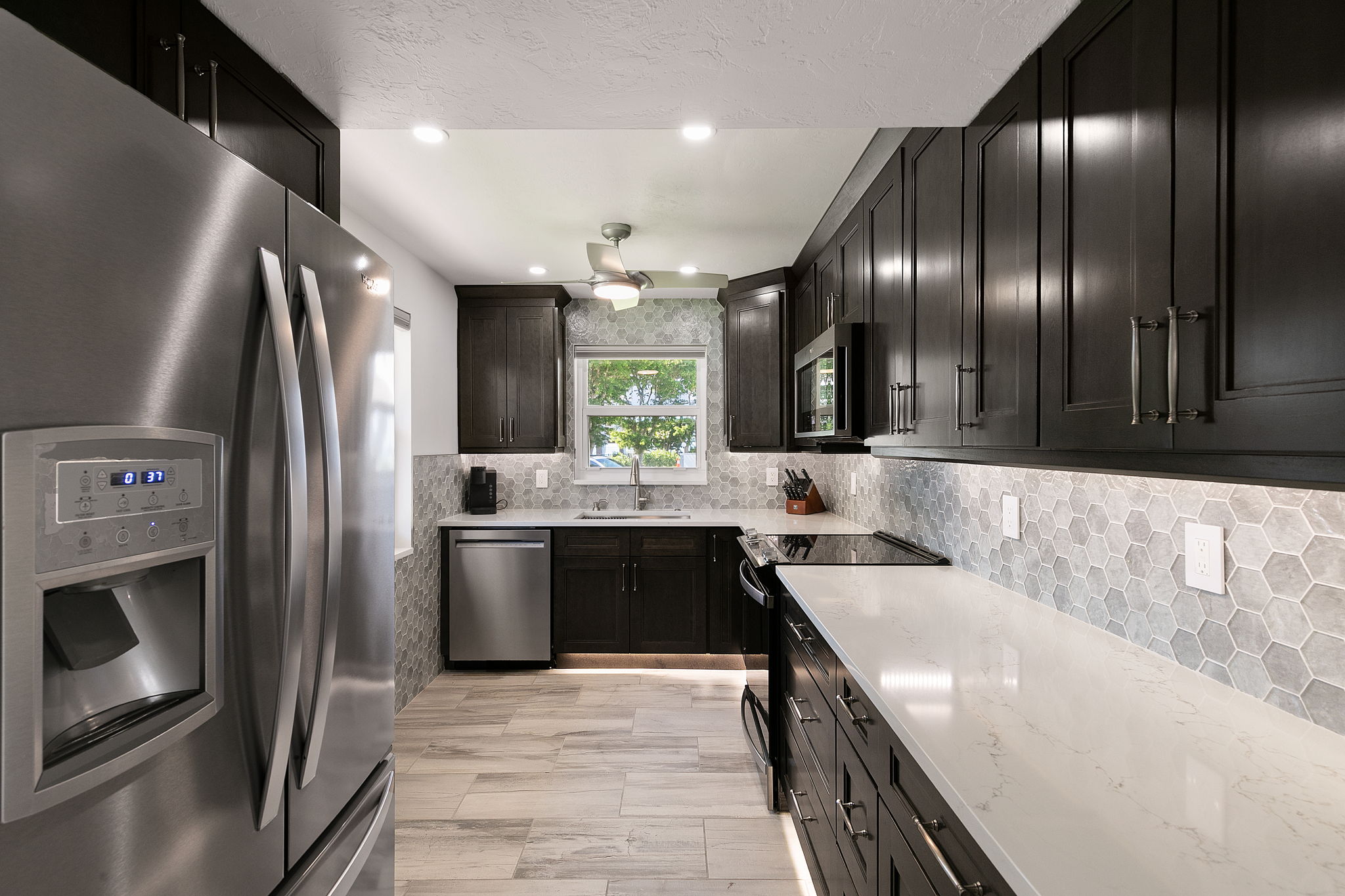  Photo 9