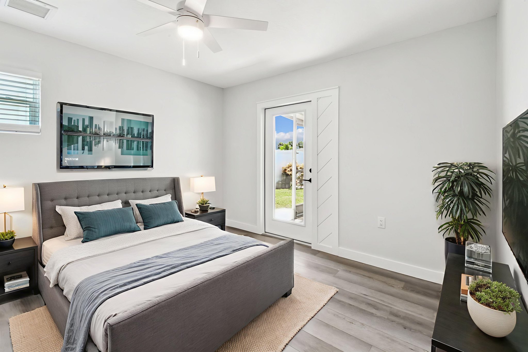 DSC_3096 virtually staged.jpeg