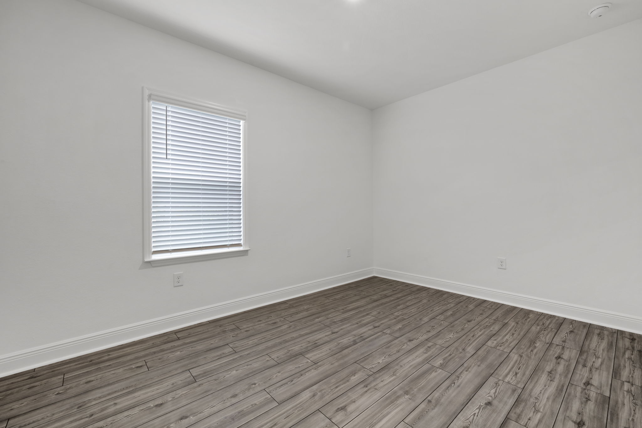 Guest Bedroom 1-2