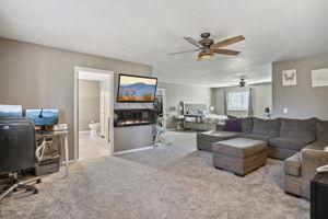 27_Interior