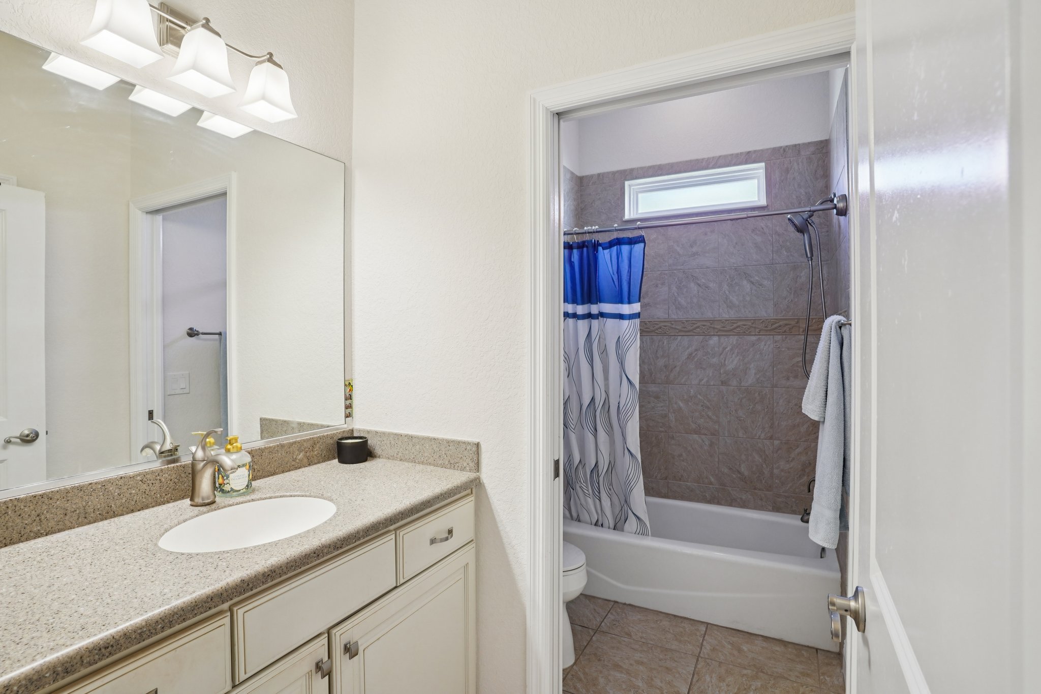 Lake Miona Way-S1203-030.jpg