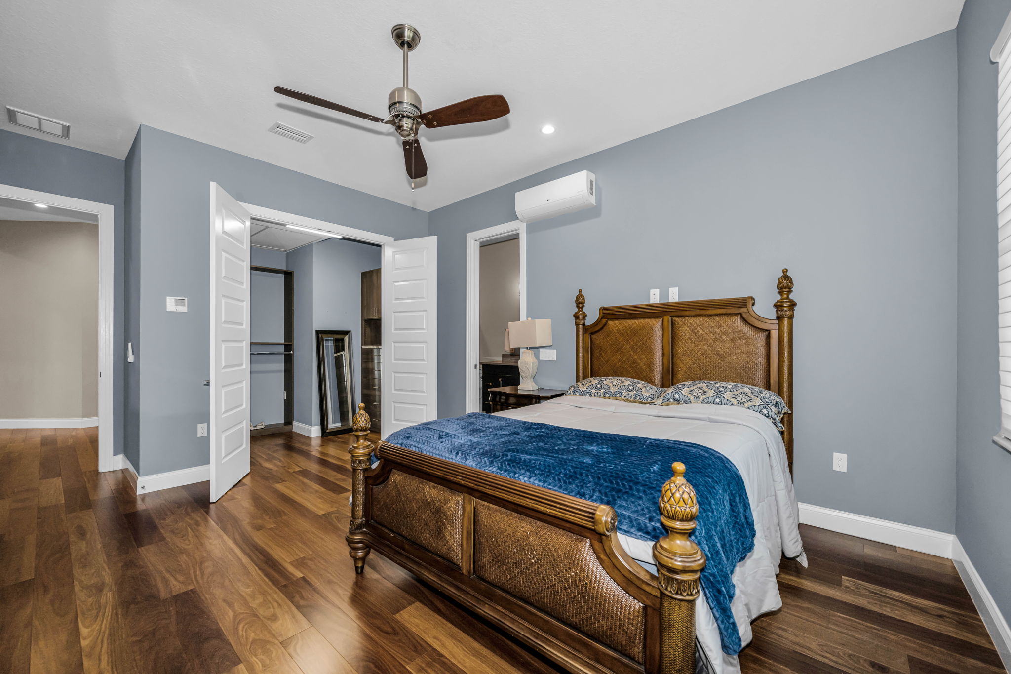 Upper Level Bedroom 4b