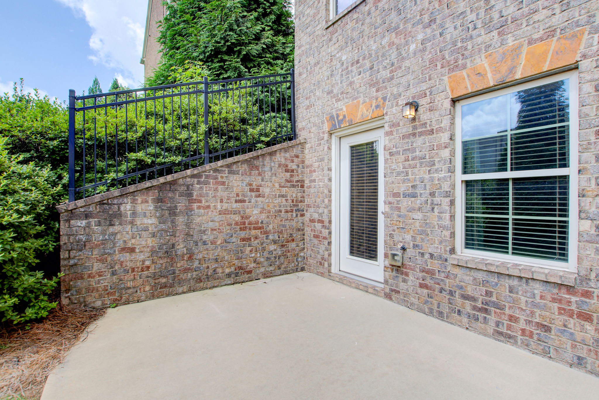 7 Exterior Side Patio