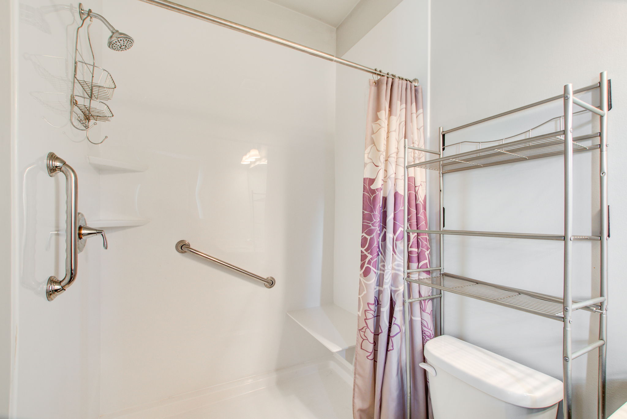 9 BR 4 En Suite A Shower Detail