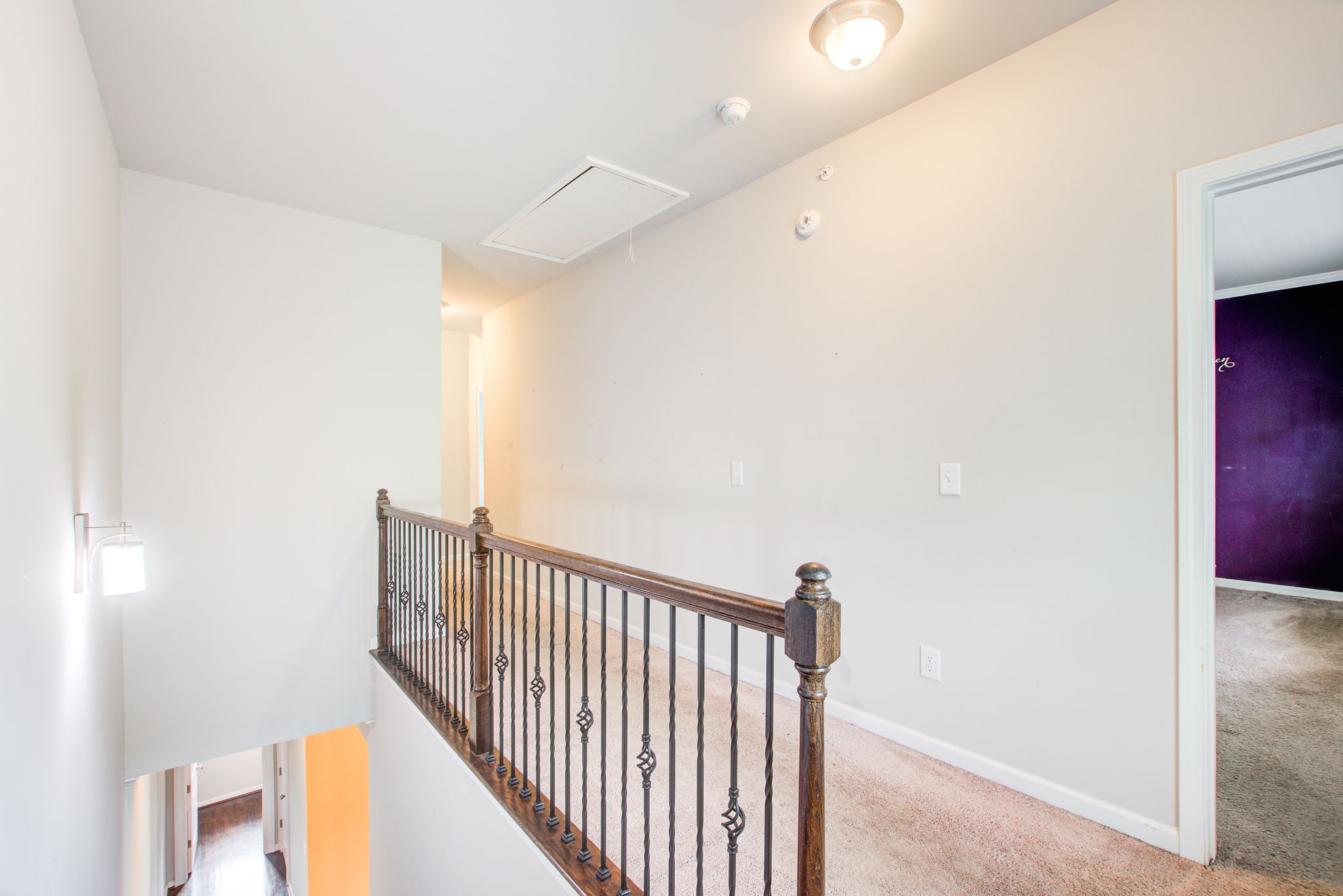 25 Upper Landing Detail w Main BR View