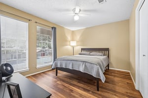 E Yager Ln 184-S3006-018.jpg