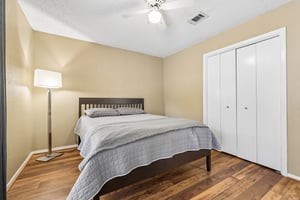 E Yager Ln 184-S3006-019.jpg