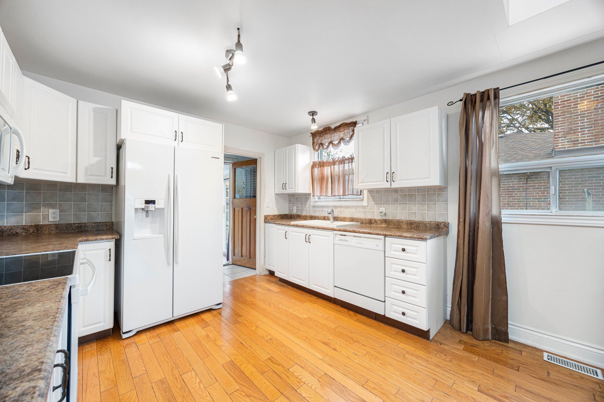 Toronto property showcase — delivered property photograph 7