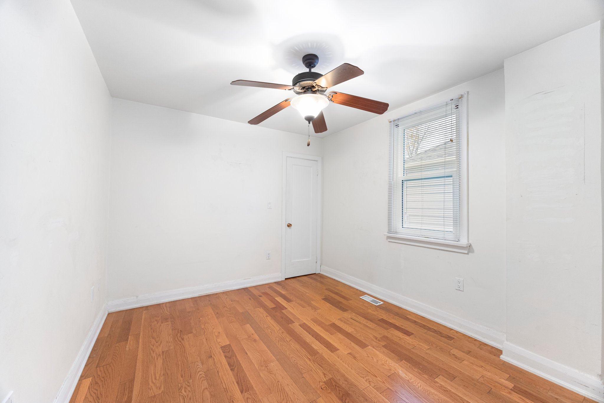 Toronto property showcase — delivered property photograph 8
