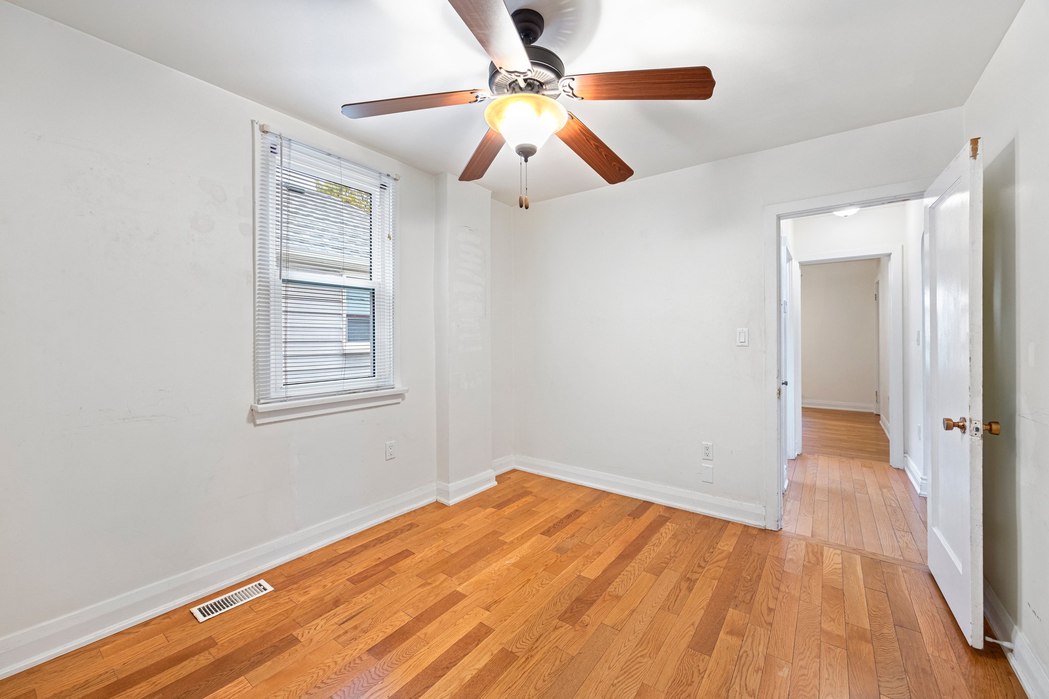 Toronto property showcase — delivered property photograph 9