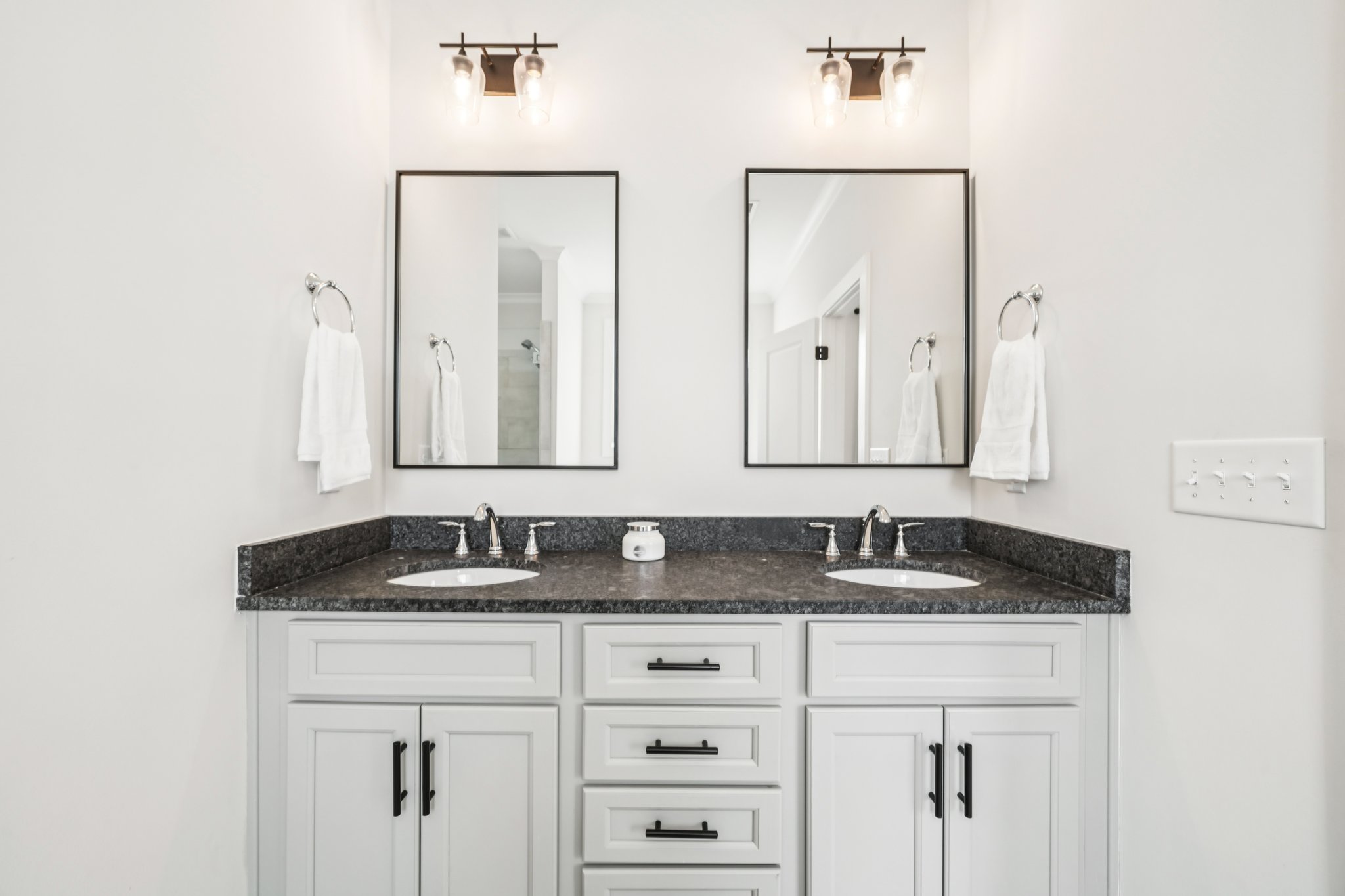 Norman Dr-S1103-025.jpg