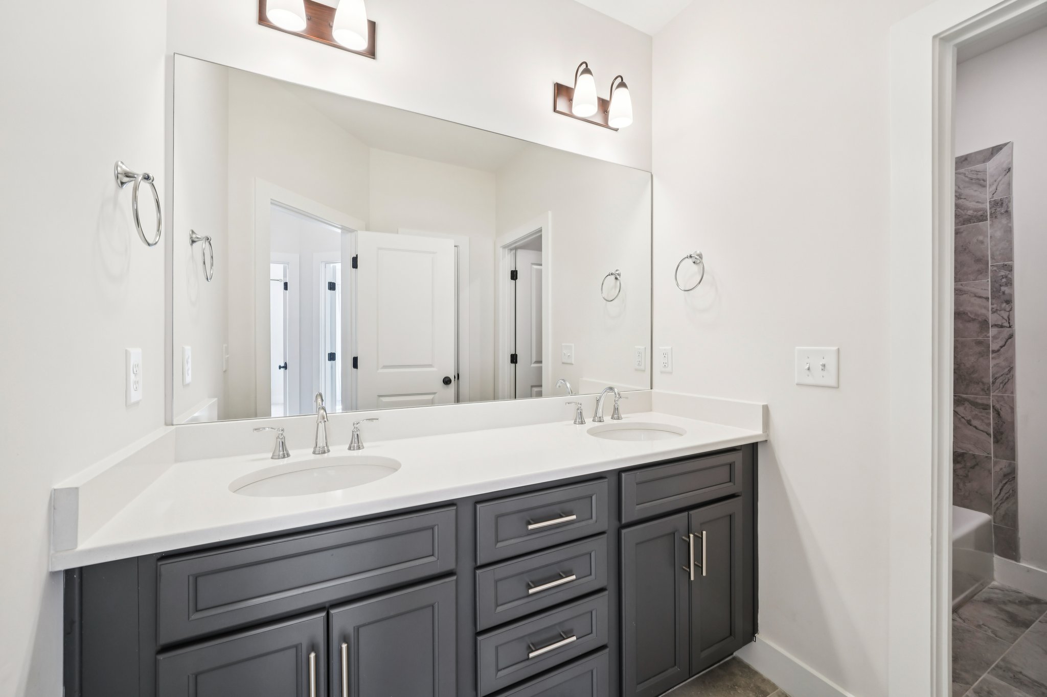 Norman Dr-S1103-033.jpg