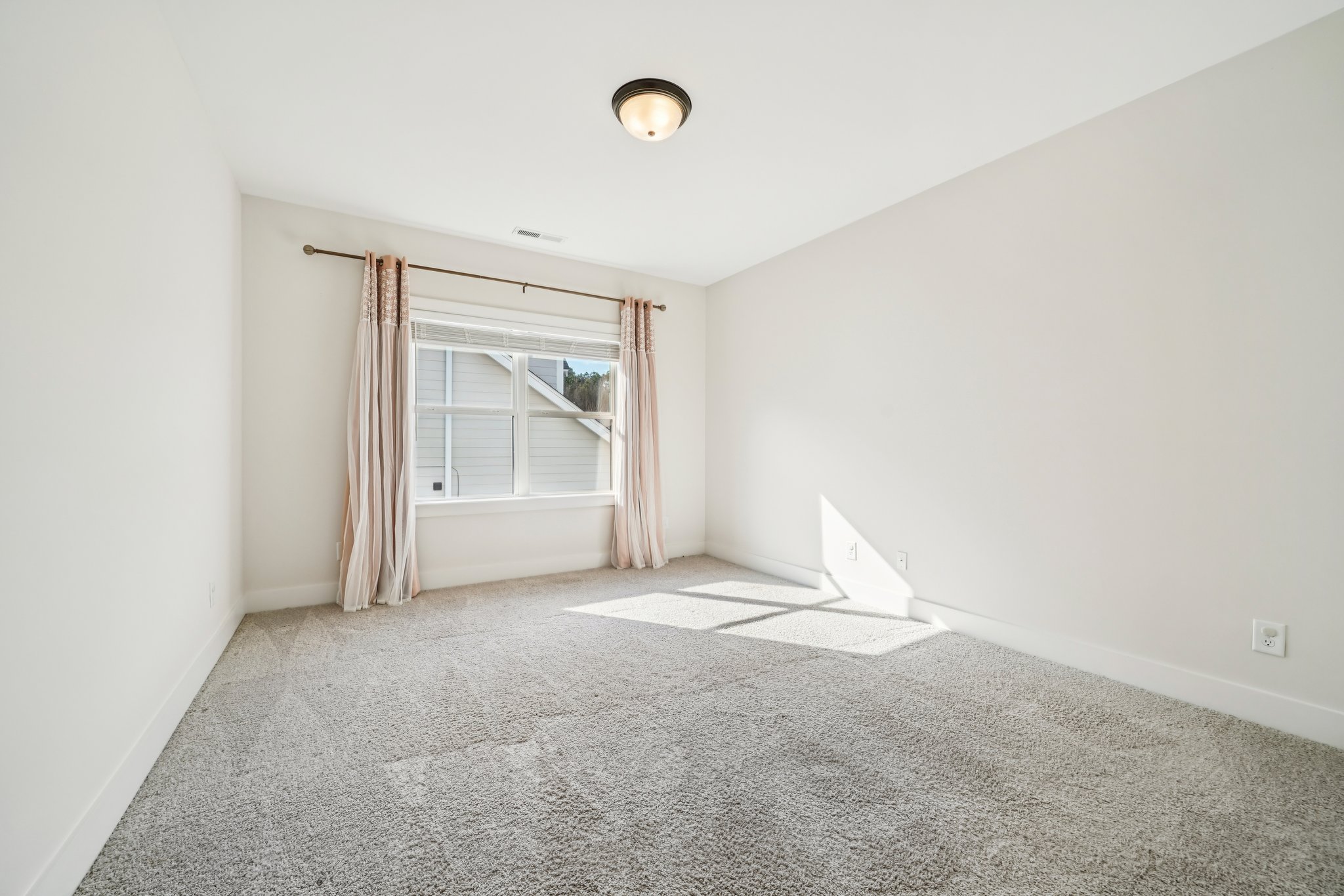 Norman Dr-S1103-037.jpg