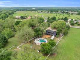 Country living with easy access to amenities, schools and commuting needs