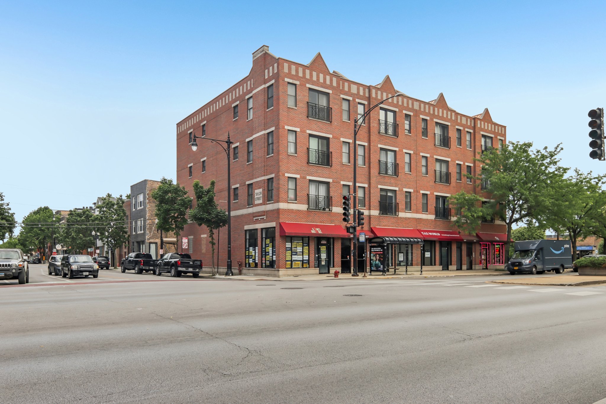 S Western Ave 4-S0206-004.jpg