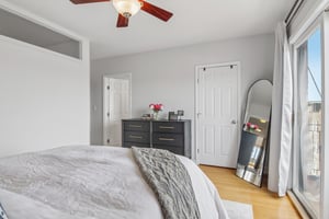 S Western Ave 4-S0206-026.jpg