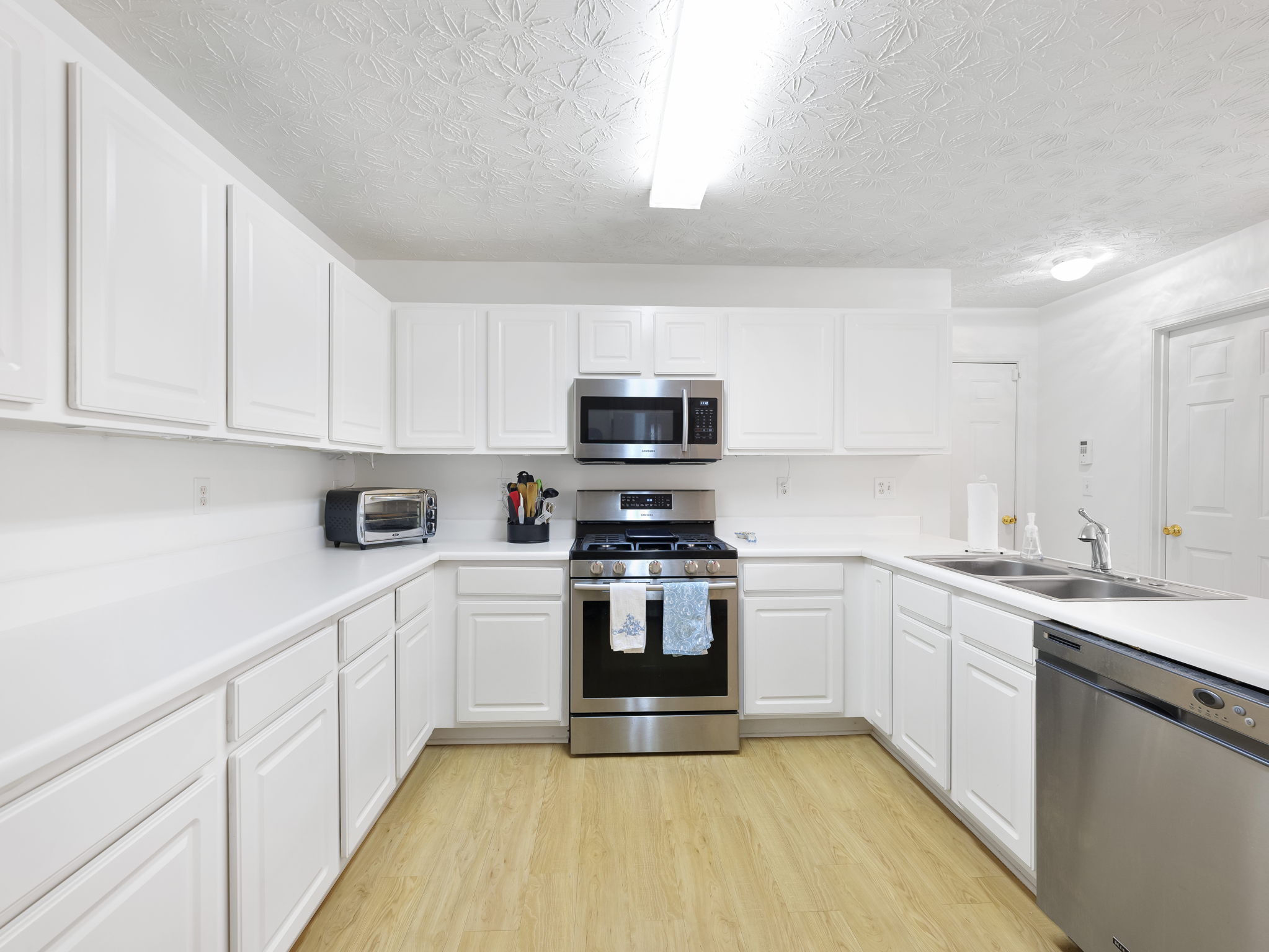 1015 Spring Ives Dr, Lawrenceville, GA 30043, USA Photo 15