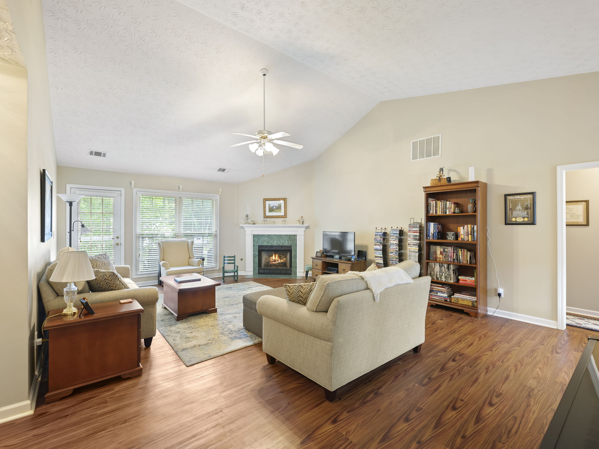 1015 Spring Ives Dr, Lawrenceville, GA 30043, USA Photo 9