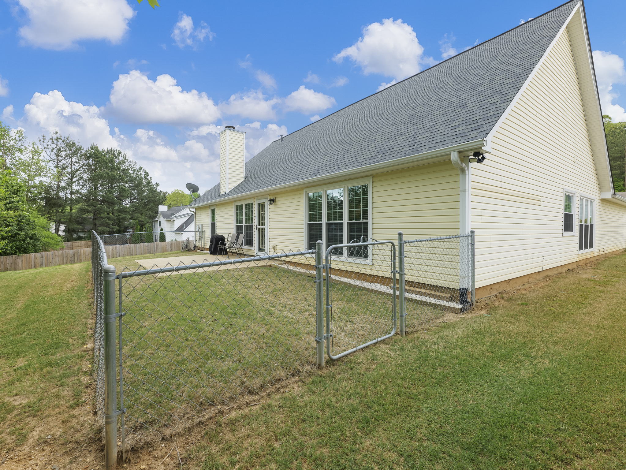 1015 Spring Ives Dr, Lawrenceville, GA 30043, USA Photo 33