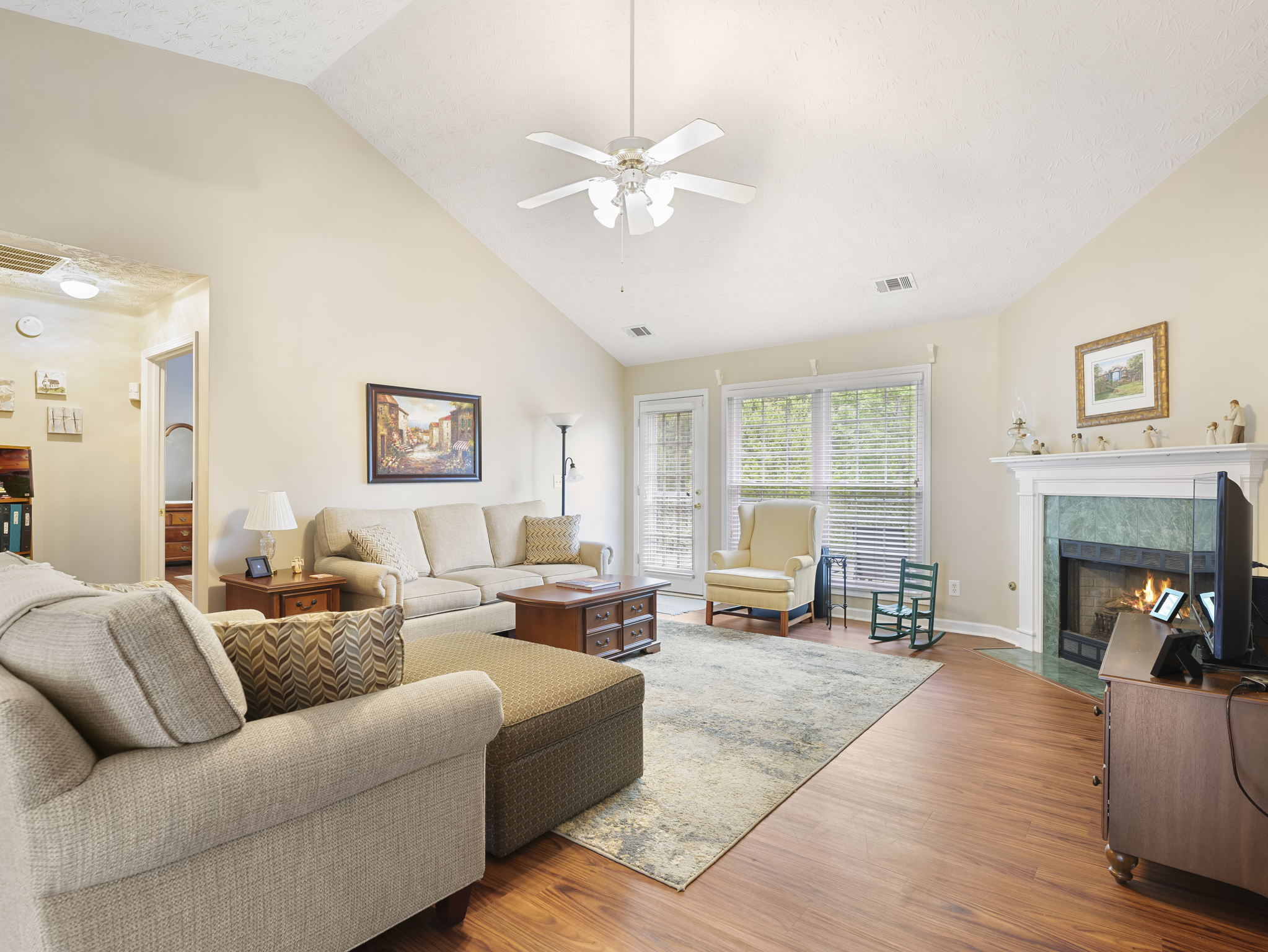 1015 Spring Ives Dr, Lawrenceville, GA 30043, USA Photo 5