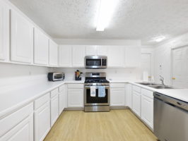 1015 Spring Ives Dr, Lawrenceville, GA 30043, USA Photo 14