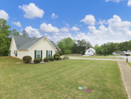 1015 Spring Ives Dr, Lawrenceville, GA 30043, USA Photo 33