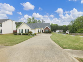 1015 Spring Ives Dr, Lawrenceville, GA 30043, USA Photo 27