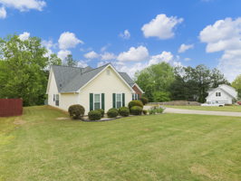 1015 Spring Ives Dr, Lawrenceville, GA 30043, USA Photo 34